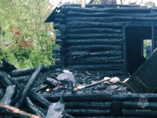 В Унечском районе при пожаре погибли двое