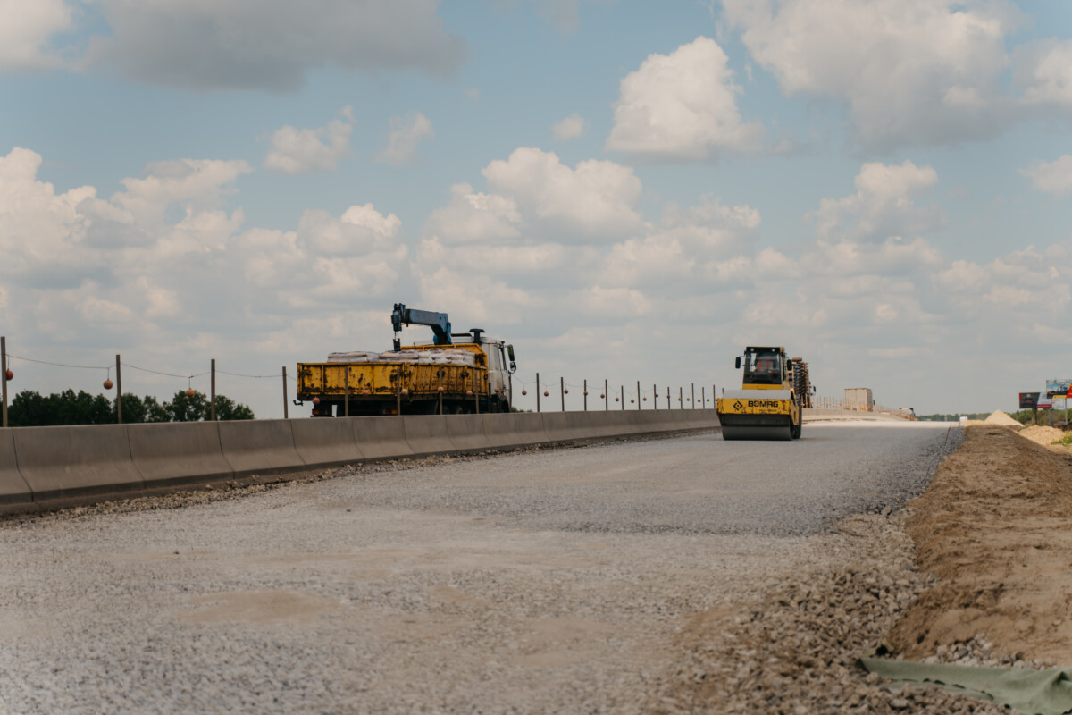 На десятикилометровом участке ремонта дороги на обходе Брянска ограничена скорость