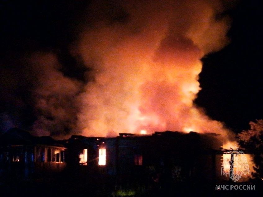 Жилой дом сгорел сегодня ночью в Брасово
