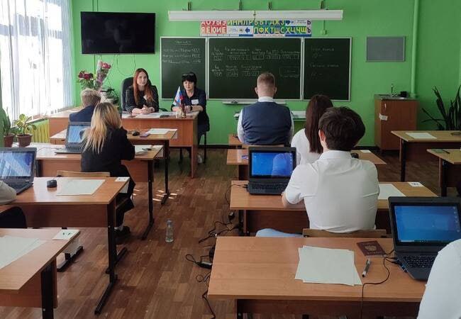 Более 5,2 тысячи девятиклассников Брянской области сдали 10 июня основные государственные экзамены по трем предметам