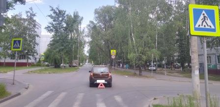 Пожилой водитель сбил в Брянске человека на переходе