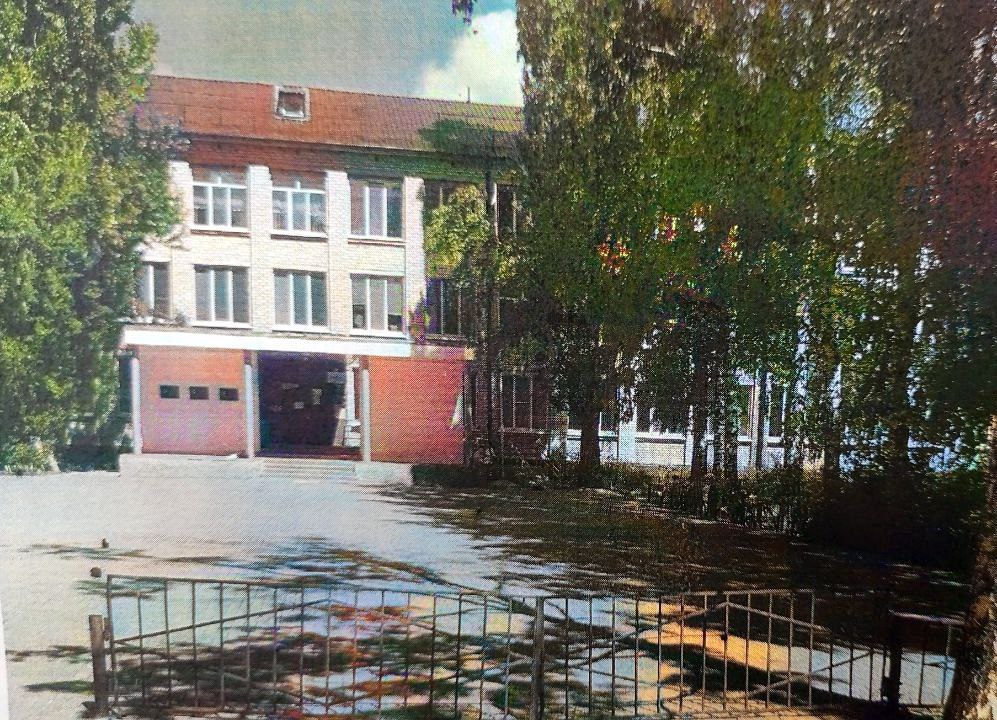В Жуковке суд обязал местную администрацию выделить деньги на установку забора вокруг школы