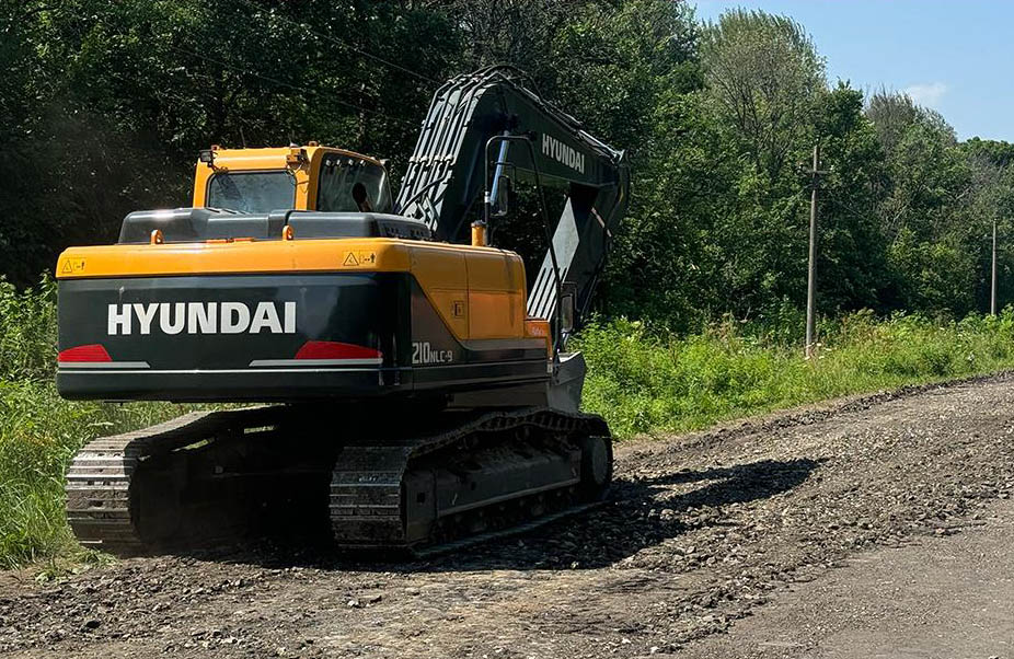 В Комаричском районе Брянской области идёт капитальный ремонт автодороги Комаричи-Лубошево