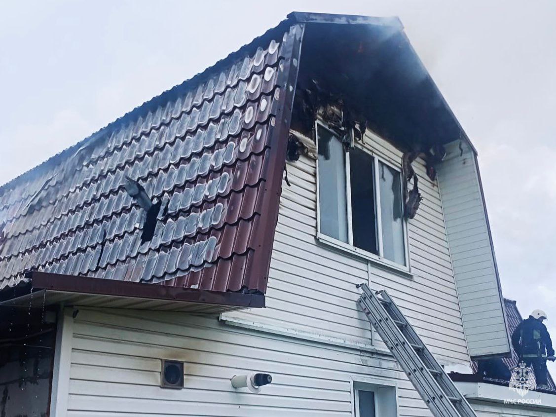При пожаре в жилом доме в Навле люди не пострадали