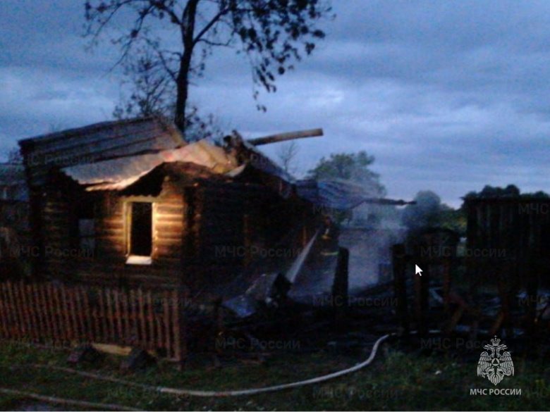 Жилой дом сгорел в Навлинском районе