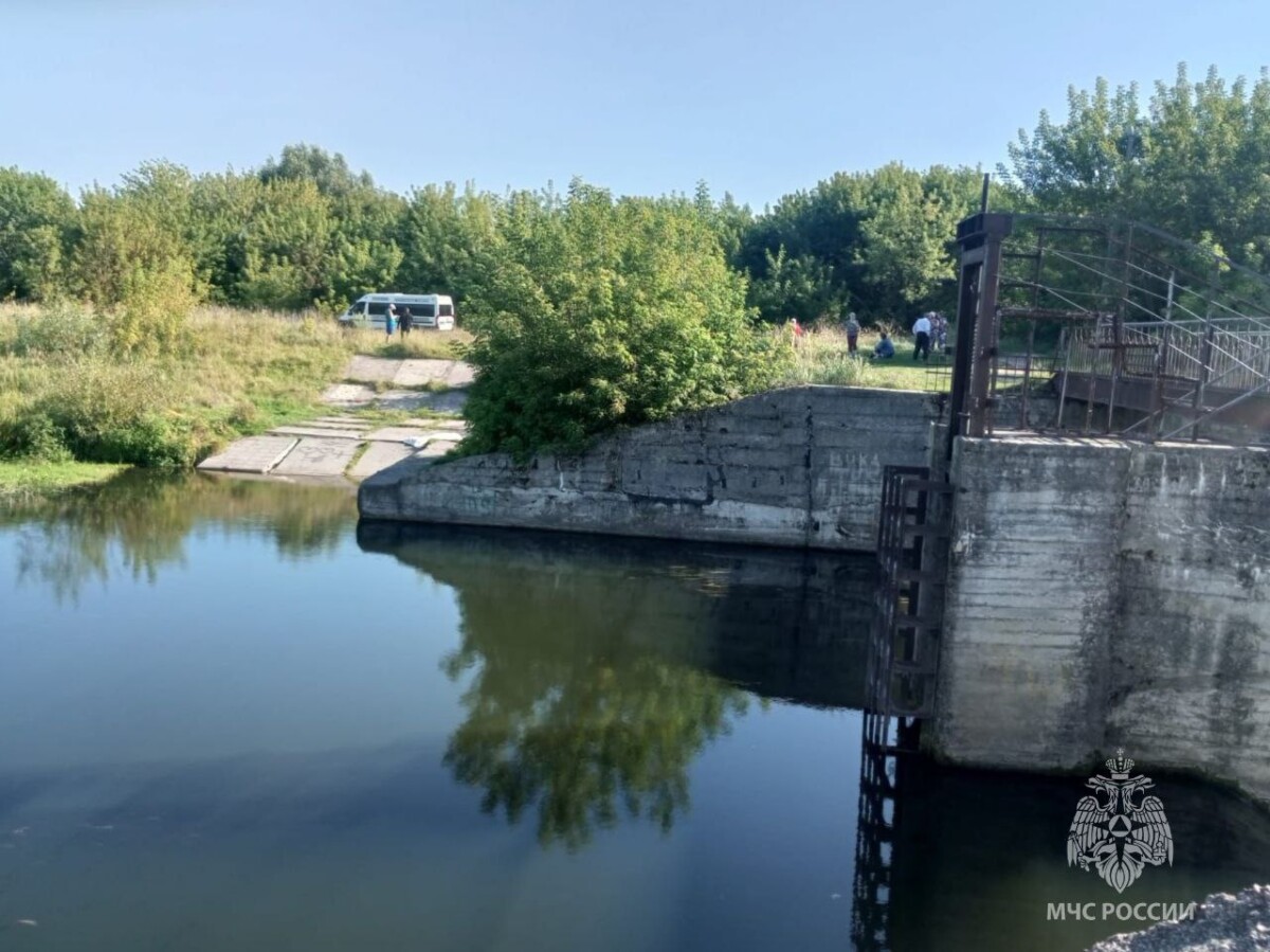 В Карачеве из реки достали тело женщины