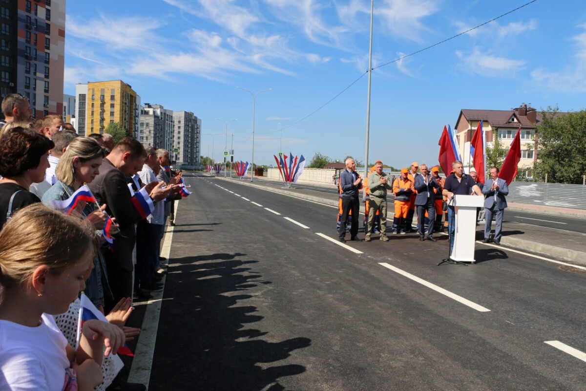 Первую автомагистраль с велодорожками открыли в Брянске