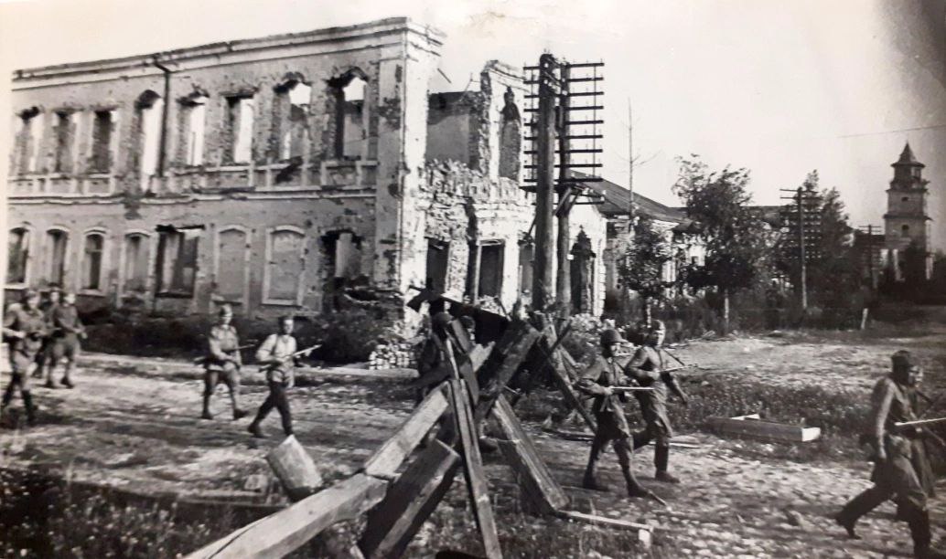 Фото из освобожденного Севска, 27 августа 1943 года