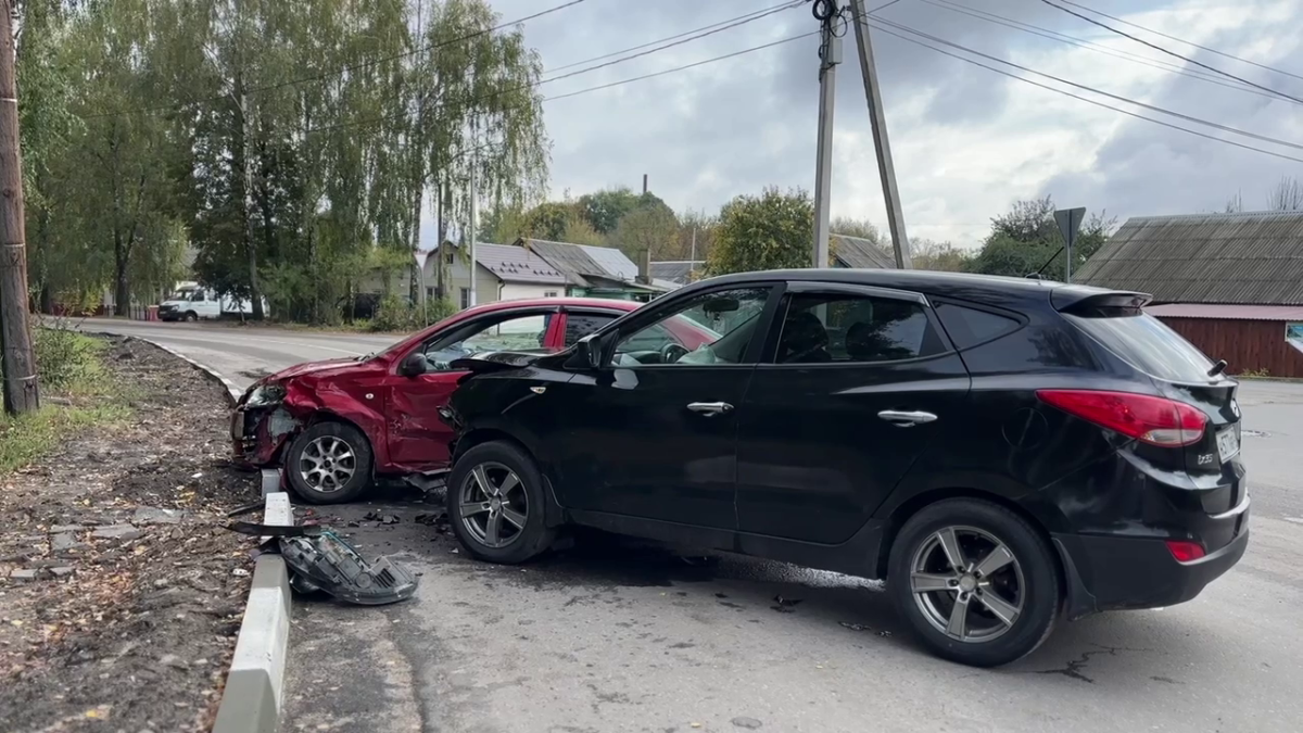 В Стародубе пьяный водитель устроил дорожную аварию