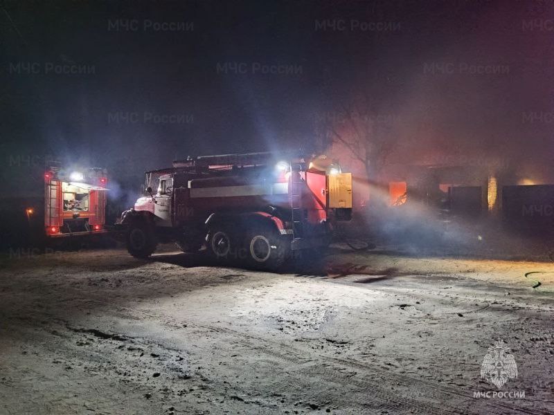 В Климовском районе сгорели жилой дом, гараж и сарай