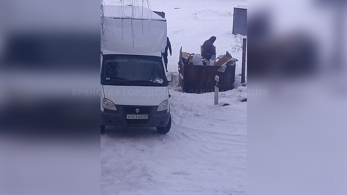 Штрафом закончится попытка втихую выбросить мусор в Брянске