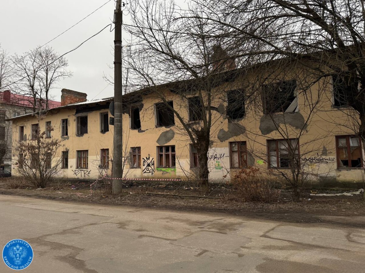 В Брянске прокуратура добивается сноса аварийного дома