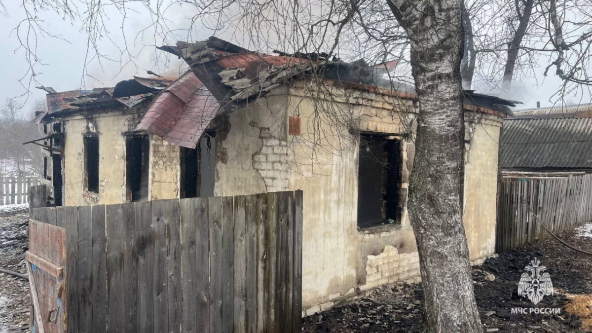 В унечской деревне сгорел жилой дом