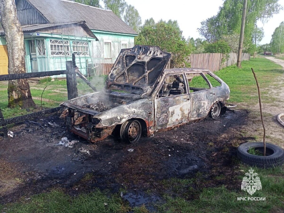 В Навлинском районе сгорел автомобиль