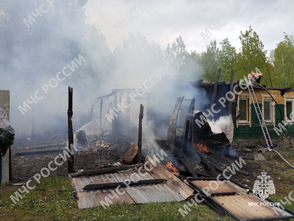 В деревне под Карачевом сгорел жилой дом