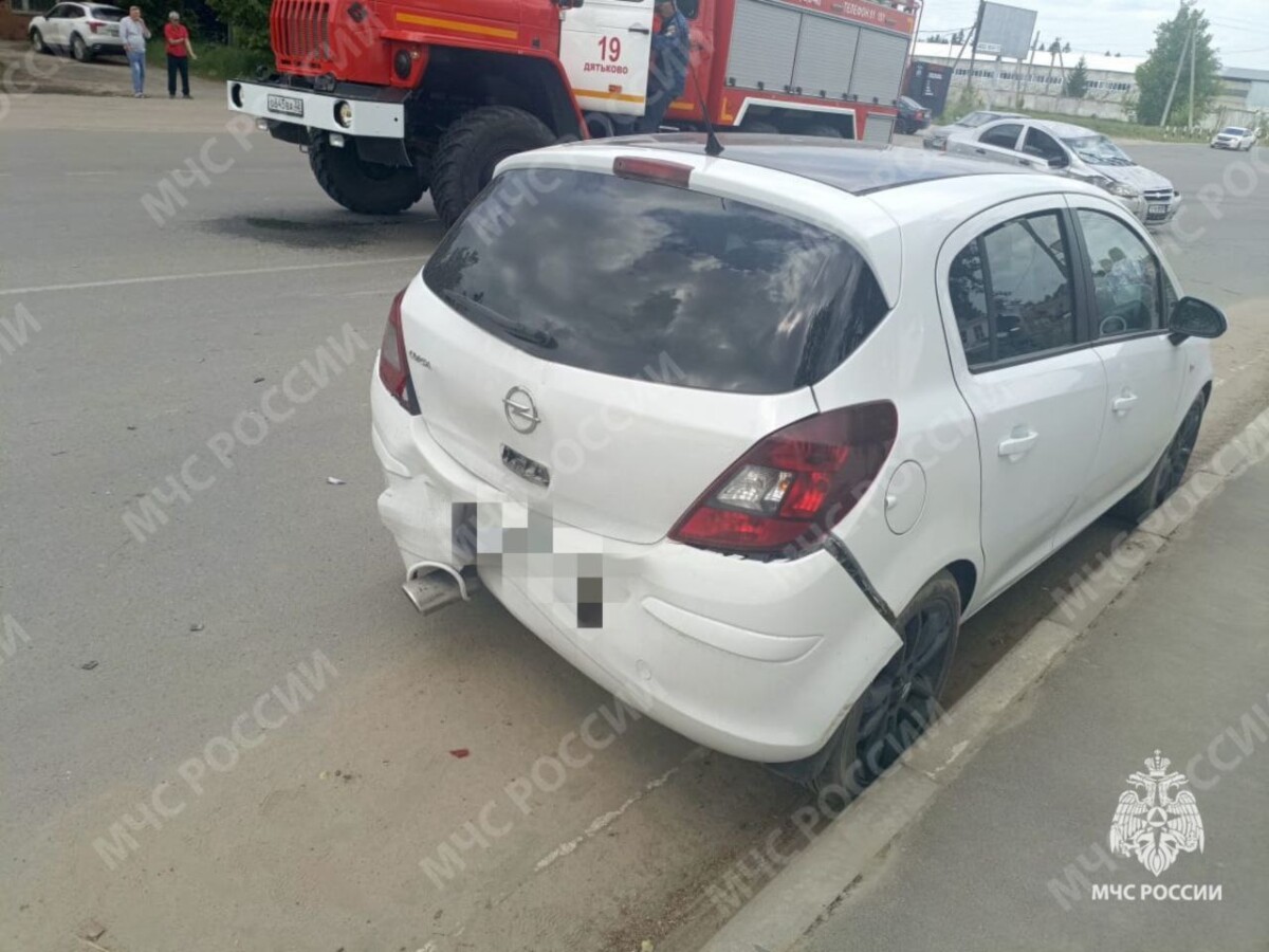 Сегодня произошло ДТП с участием двух легковых автомобилей по адресу: г. Дятьково, ул. Орджоникидзе