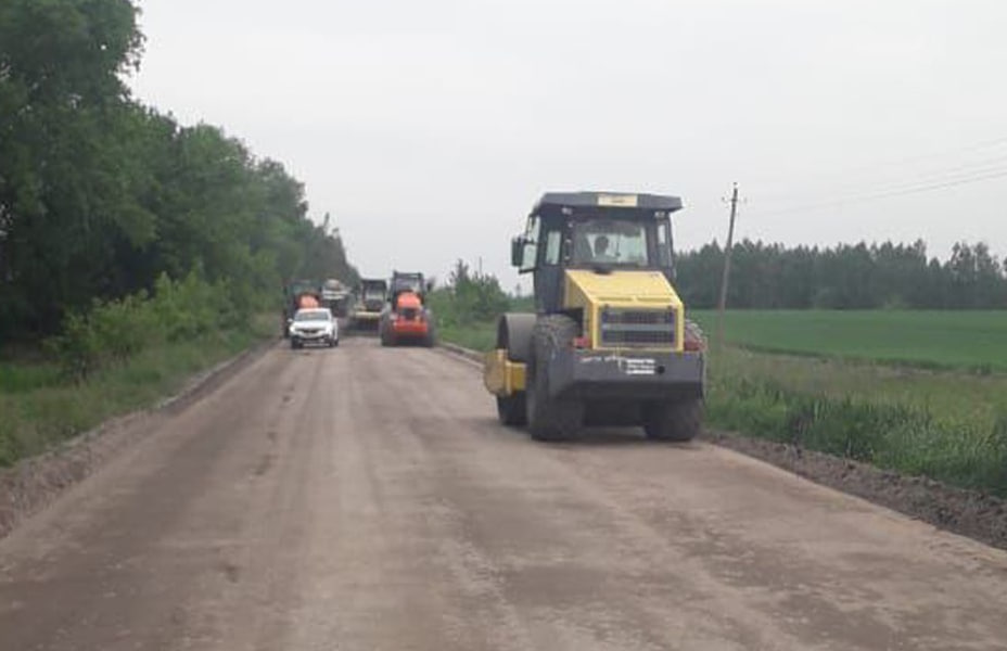 В Севском районе Брянской области продолжается капремонт участка автодороги