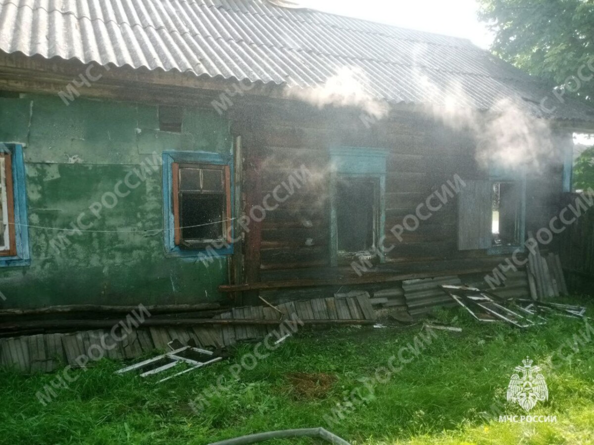Двое погибли при пожаре в Климовском районе