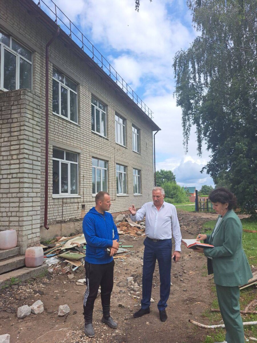 Детсад в Стародубском округе обещают успеть отремонтировать к началу сентября