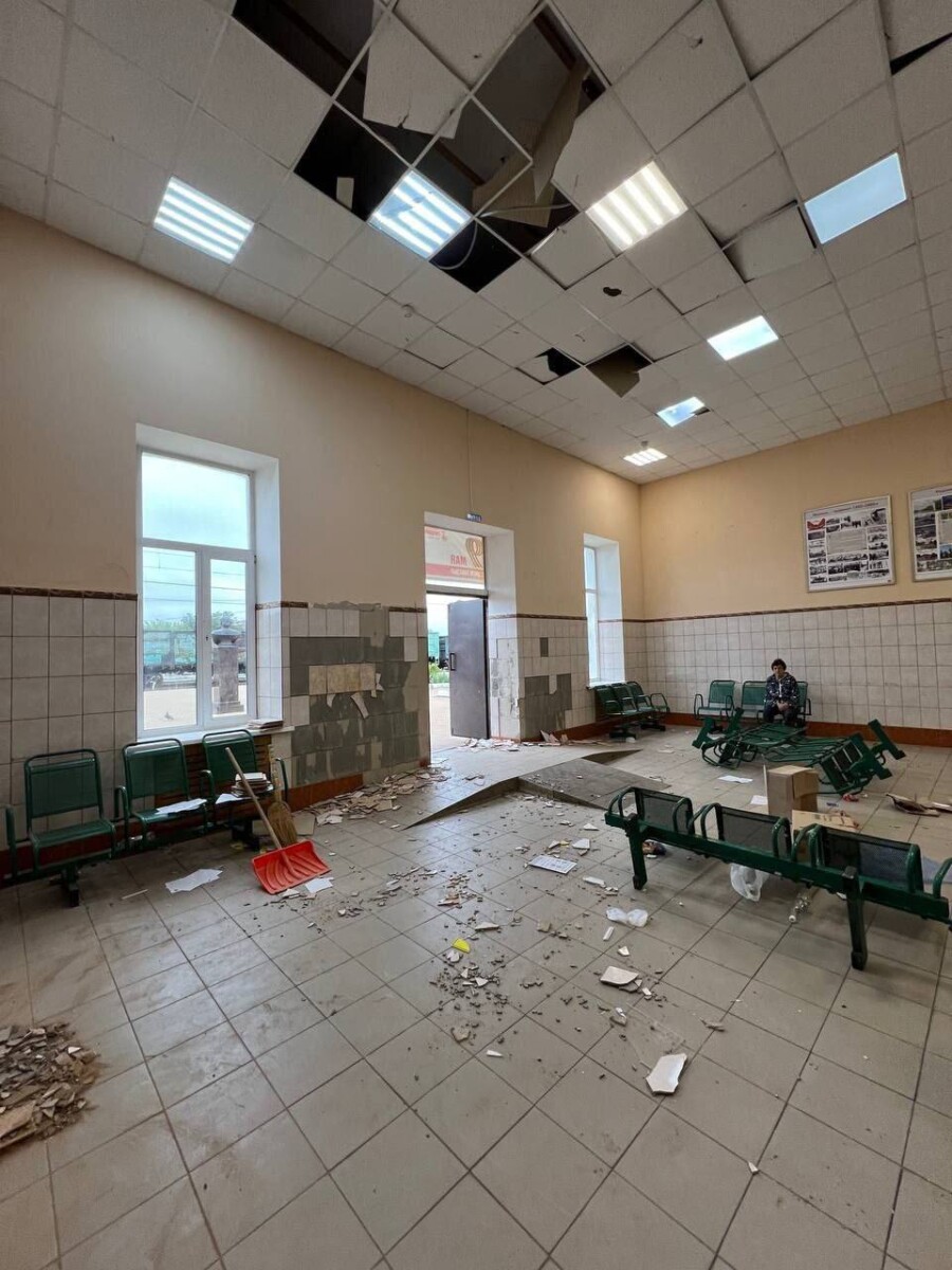 Погром в здании железнодорожного вокзала на станции Жуковка устроили подростки, они задержаны
