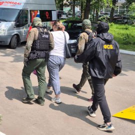 Оперативники собственной безопасности УМВД России по Брянской области задержали в Суземке работницу полиции