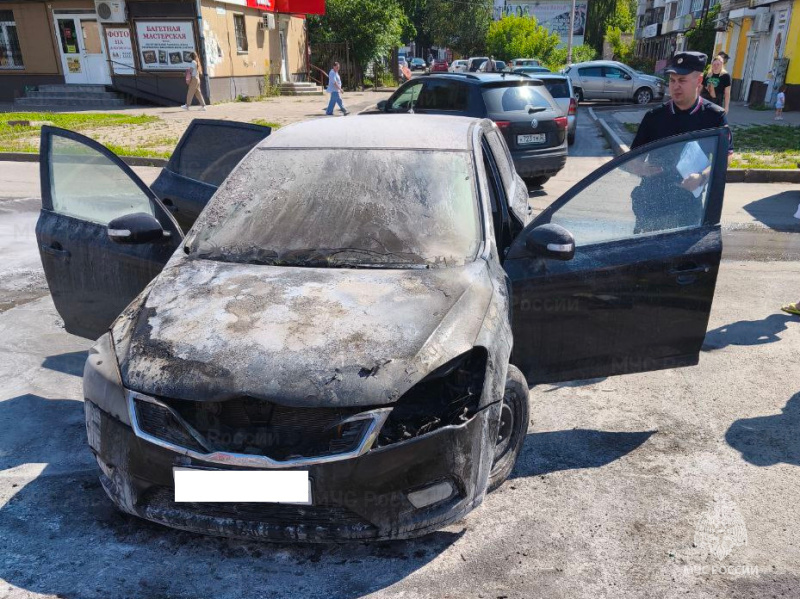 В Брянске сгорел автомобиль