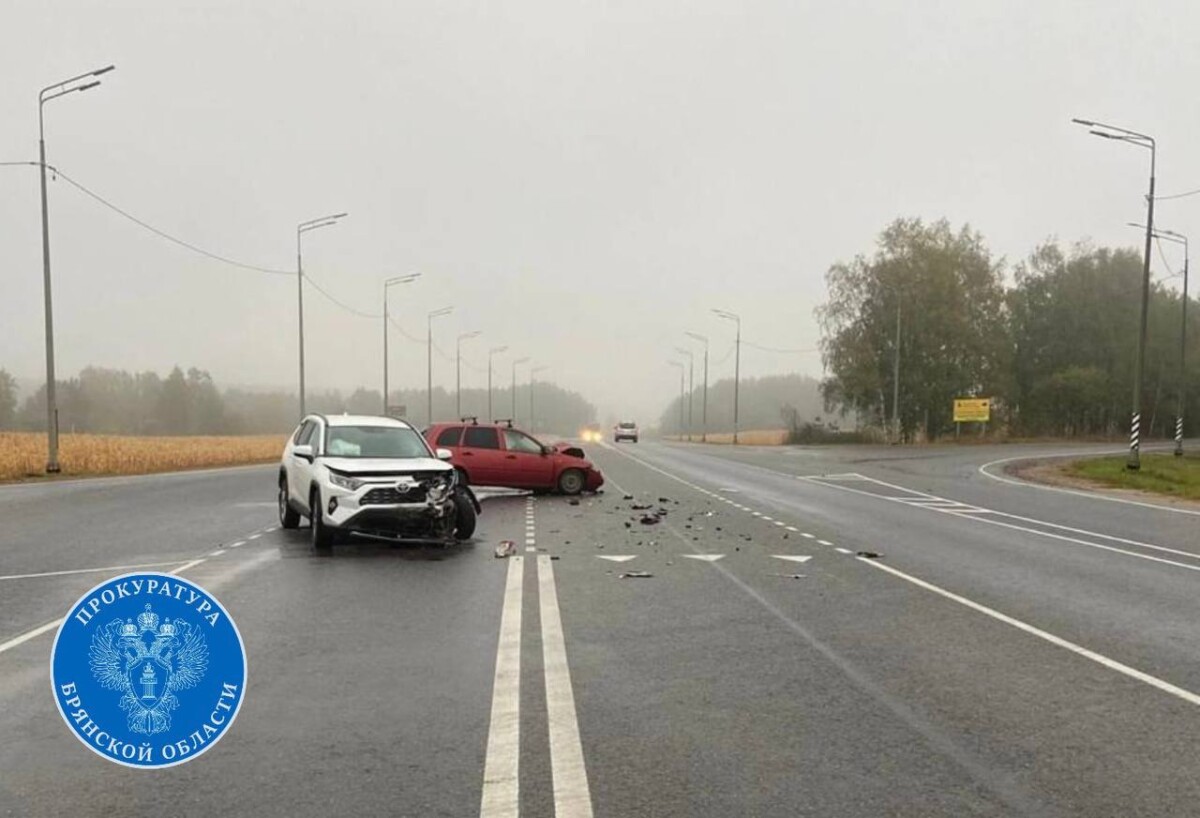Водитель из Новозыбкова проигнорировала дорожный знак и устроила аварию