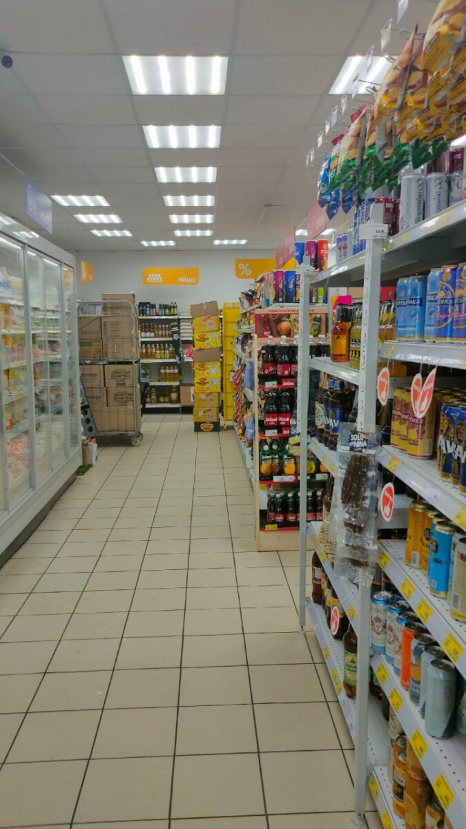Спиртное и закуску тащил вор из магазина в Клинцах