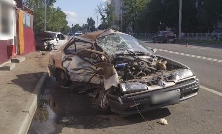 Один человек погиб и трое травмированы в дорожной аварии в Брянске