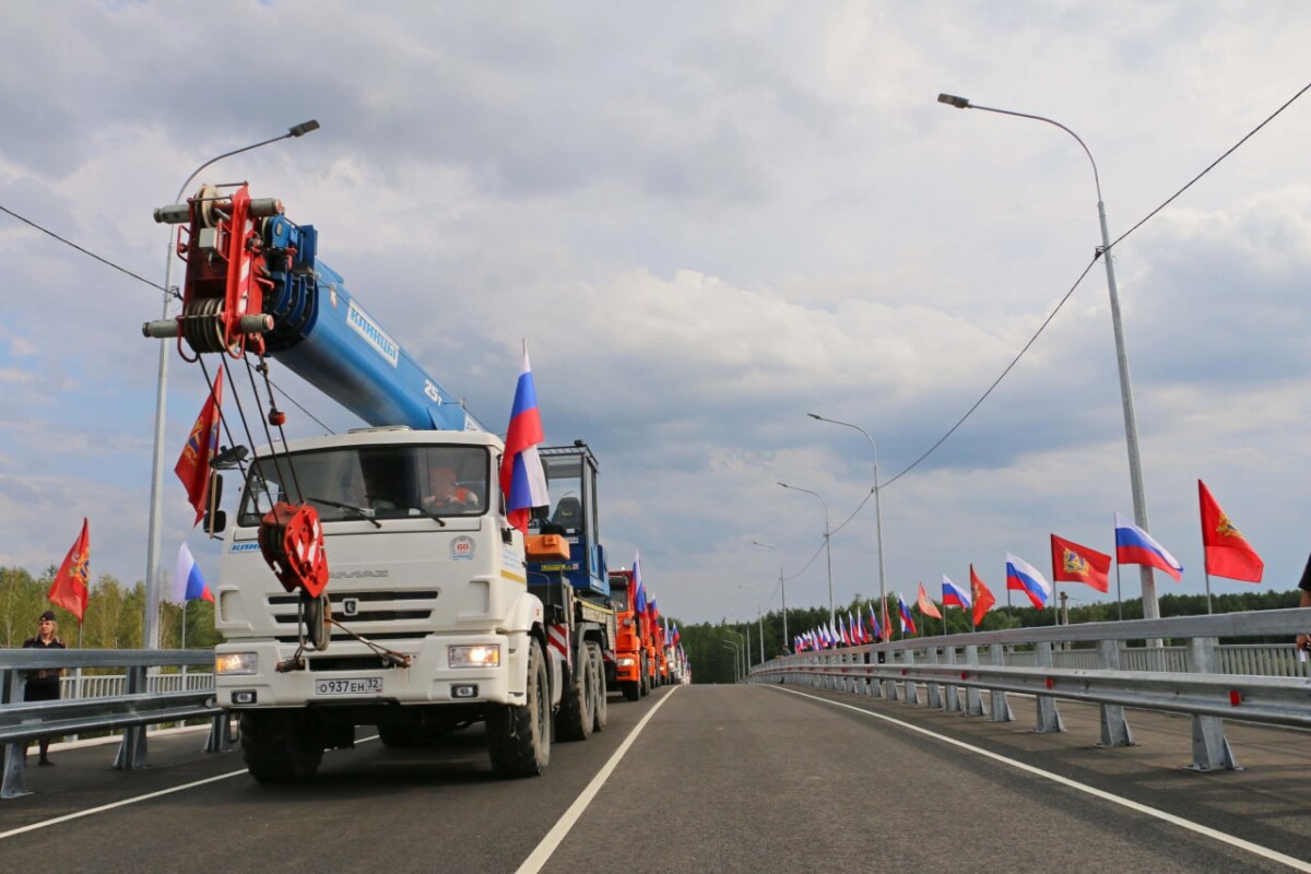 Путепровод в Унече сдан, движение по переправе отрыл Путин