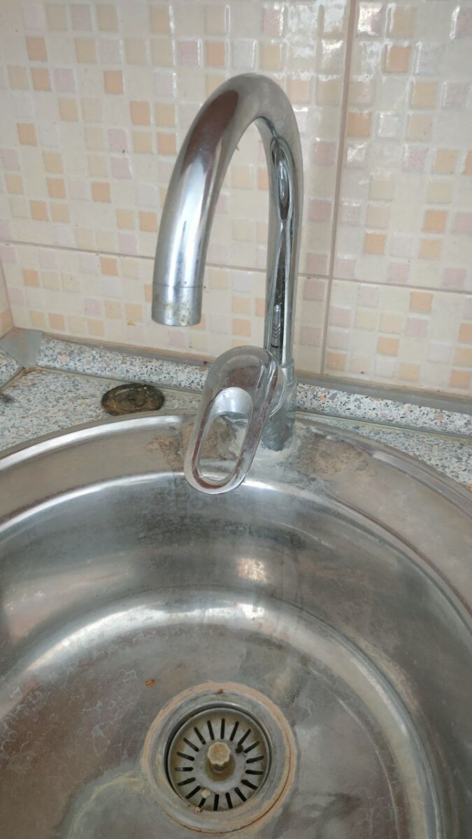Два дня бригада водоканала искала причину слабого напора воды в поселке под Новозыбковом