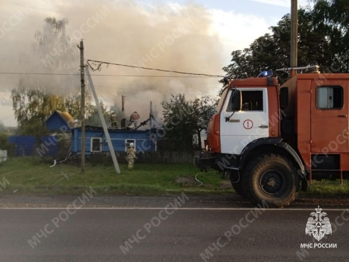 Жилой дом сгорел в деревне под Карачевом