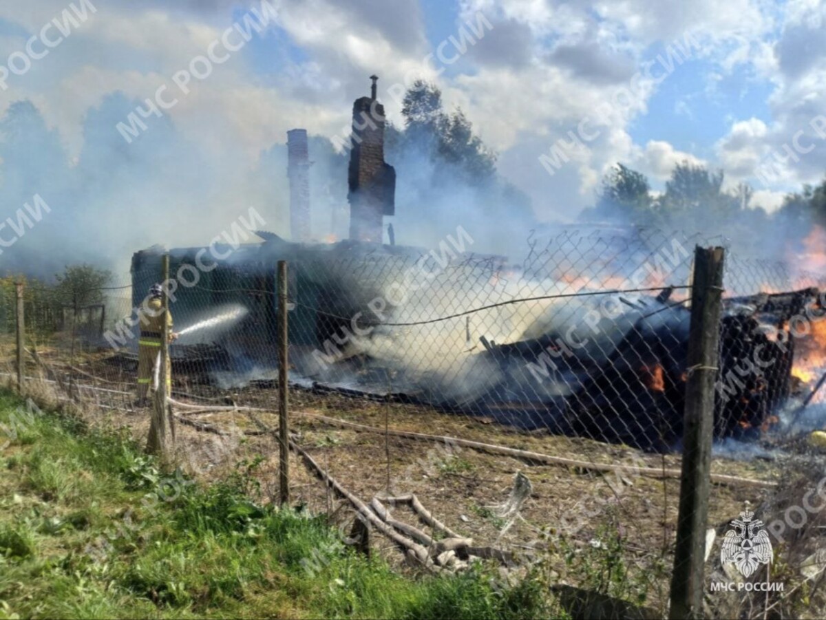 В селе под Выгоничами сгорел жилой дом