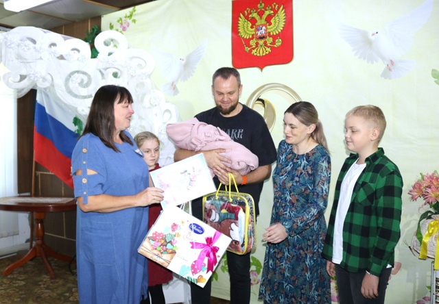 В Комаричах в этом году родилось 50 детей