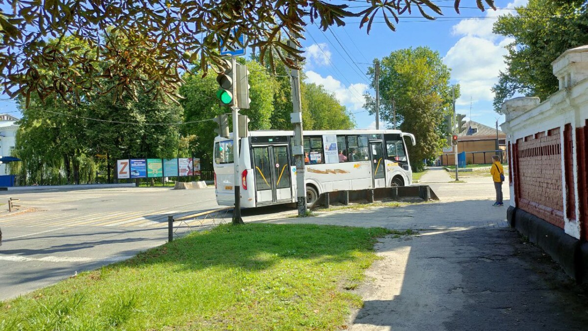 Больше сотни школьных маршрутов в Брянской области не прошли проверку на безопасность