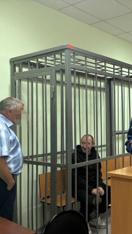 Бездельник из Брянска облил бензином и поджег человека