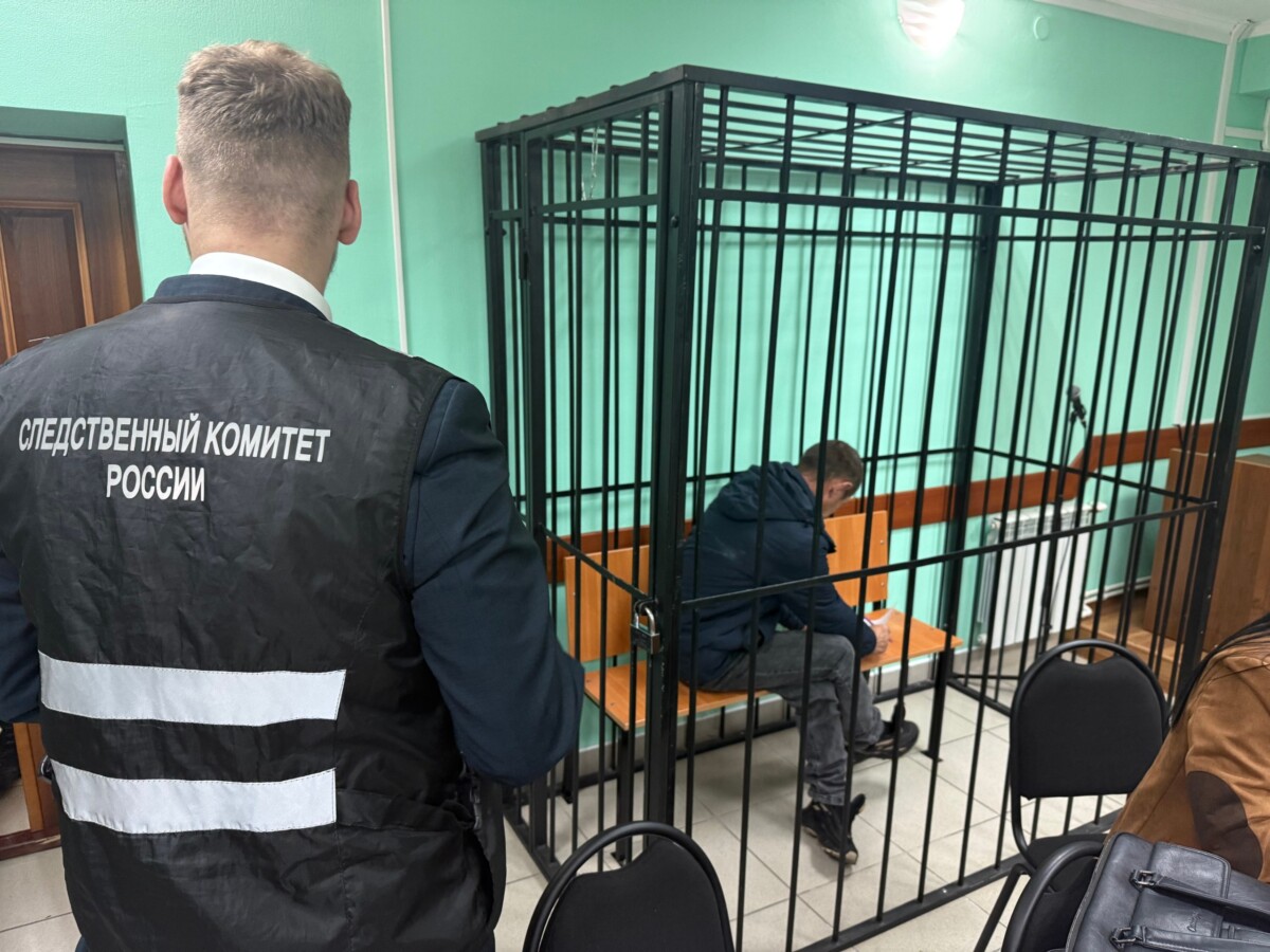 Пьющий ранее судимый житель Навли избил двух женщин и угрожал убийством