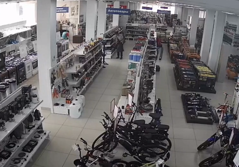Выкрал в магазине Брянска сварочный аппарат, чтобы купить спиртное