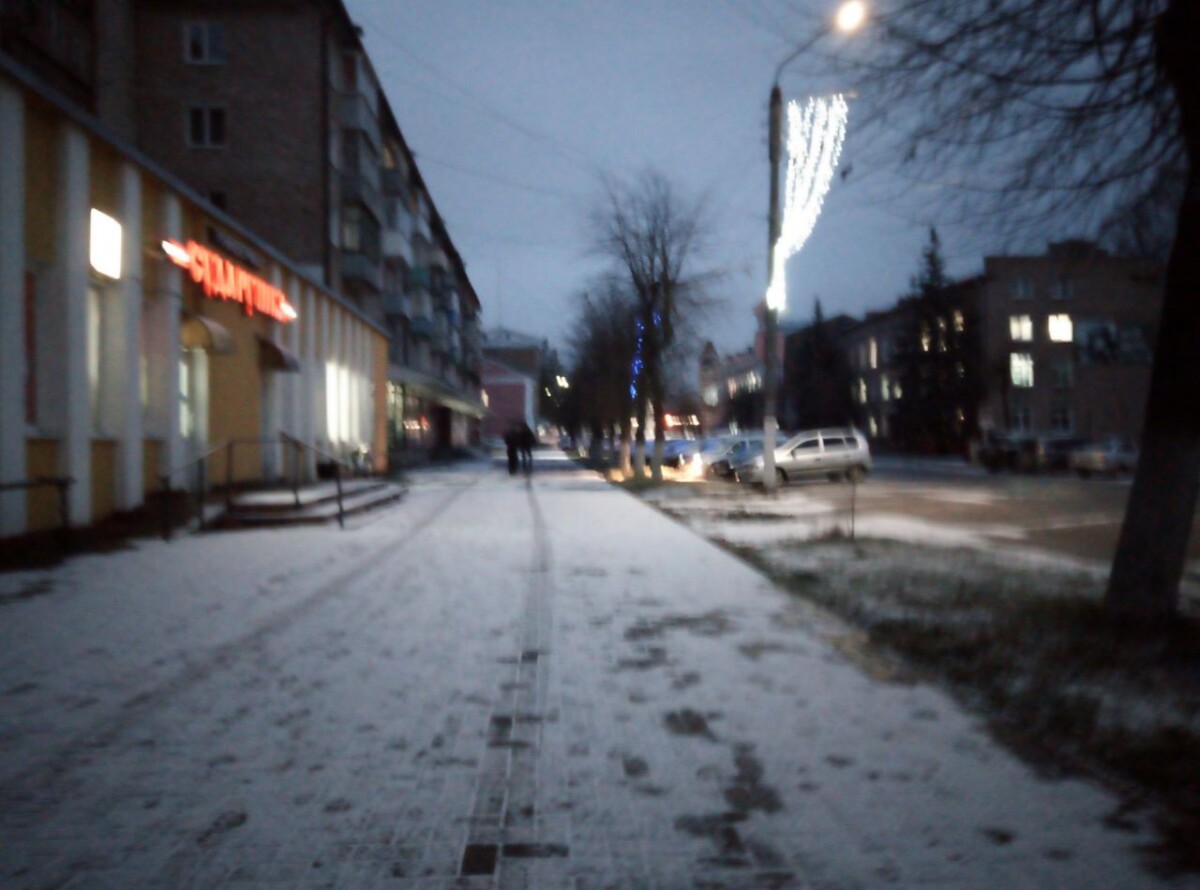 Власти Новозыбкова не увидели снежного покрова на дорогах и тротуарах