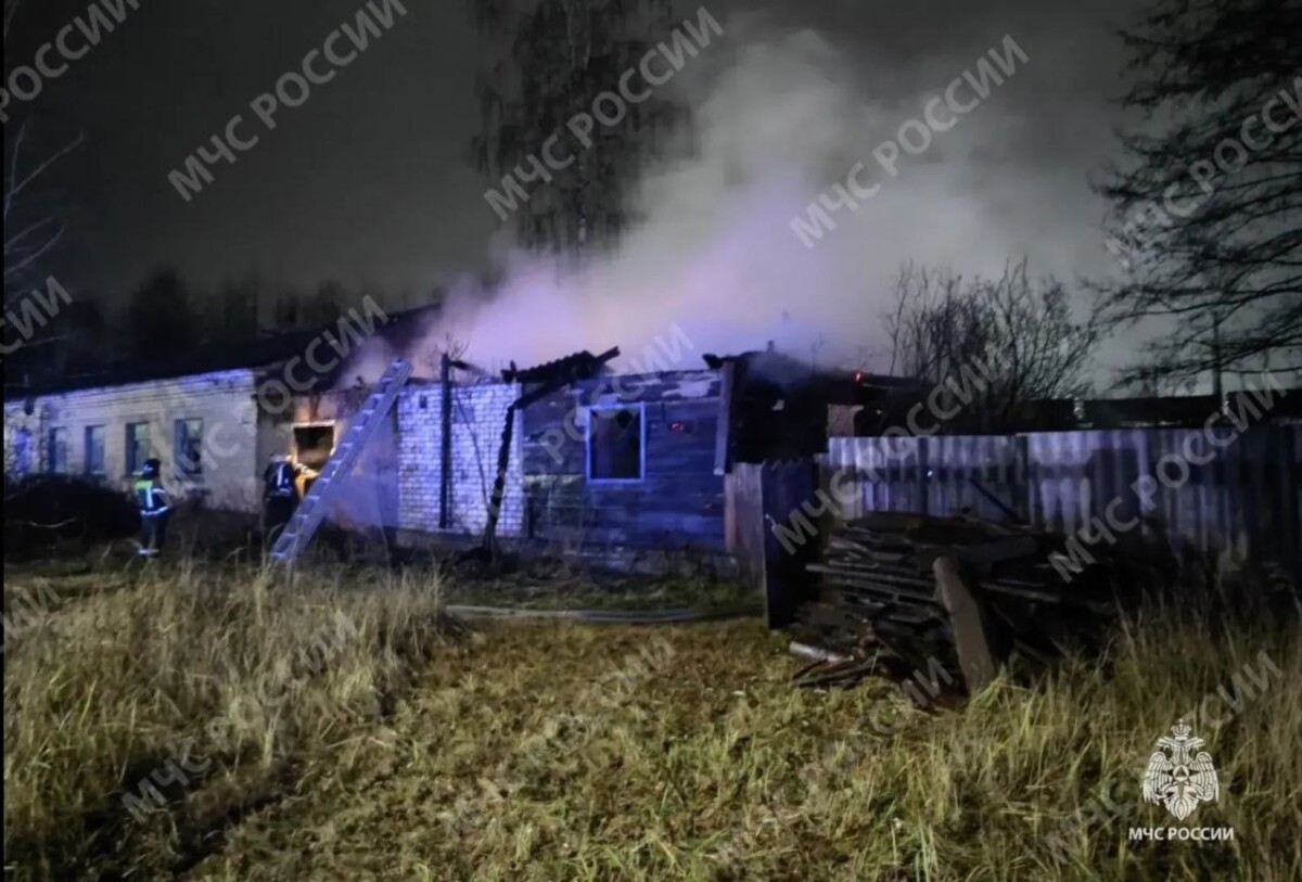 В Брянске сгорел дом, погиб мужчина