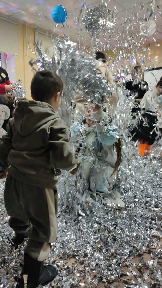 Новогоднюю добрую сказку подарили «РАДИМИЧИ» особенным детям и молодежи в Брянской области