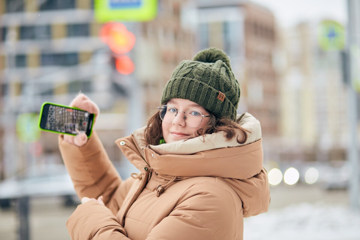 Подросткам стали вручать сим-карту вместе с первым паспортом