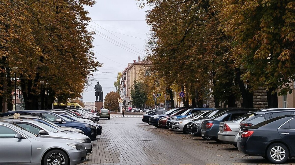 Чиновница из Брянска получила от местного предпринимателя взятку под два миллиона рублей