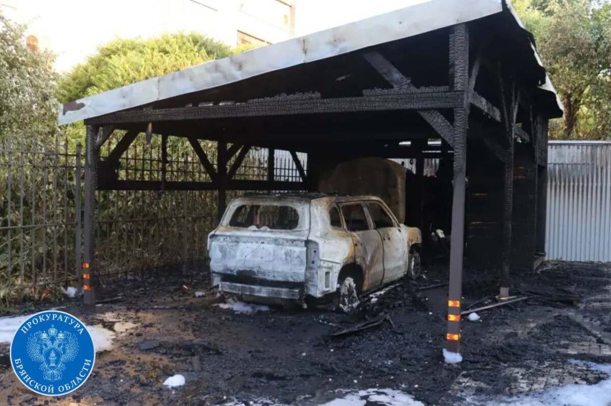 На почве конфликта из-за ремонта в Брянске спалили дом, навес и автомобиль