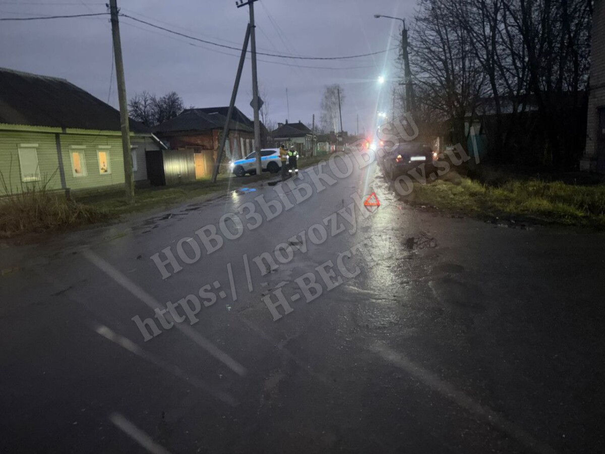 Два автомобиля столкнулись в Новозыбкове Брянской области