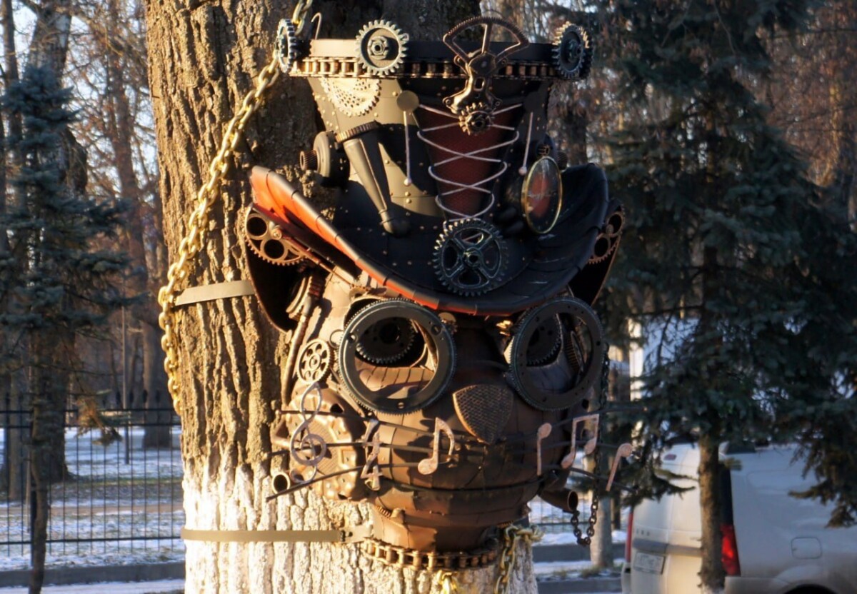 Кот учёный заговорил в брянском парке