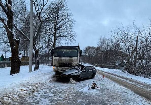 46-летний водитель ВАЗ погиб под Суражом в Брянской области