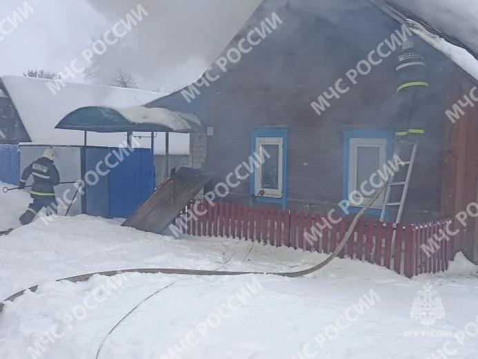 Под Гордеевкой Брянской области огнеборцы ликвидировали пожар в жилом доме