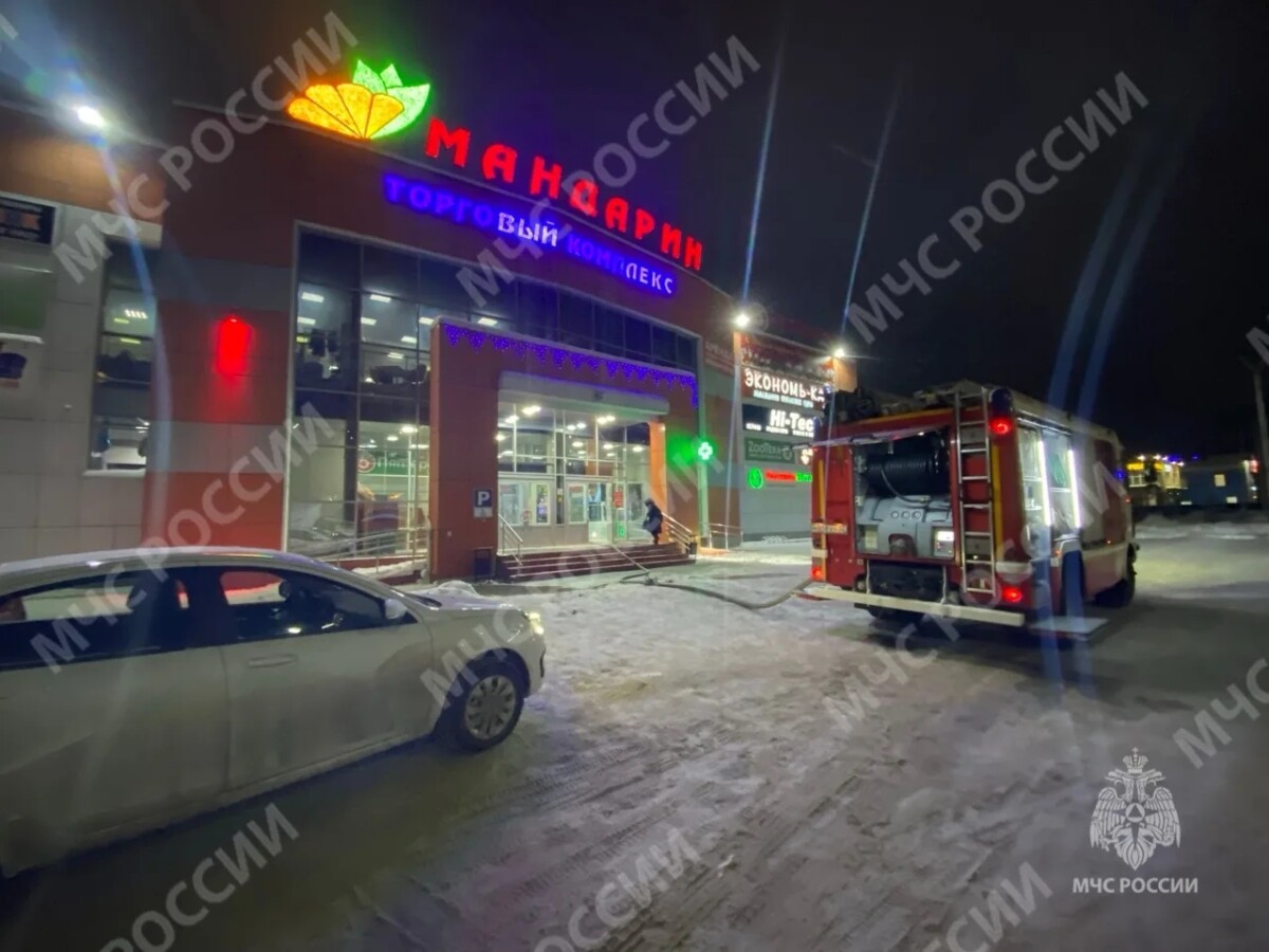 Торговый центр горел в Брянске