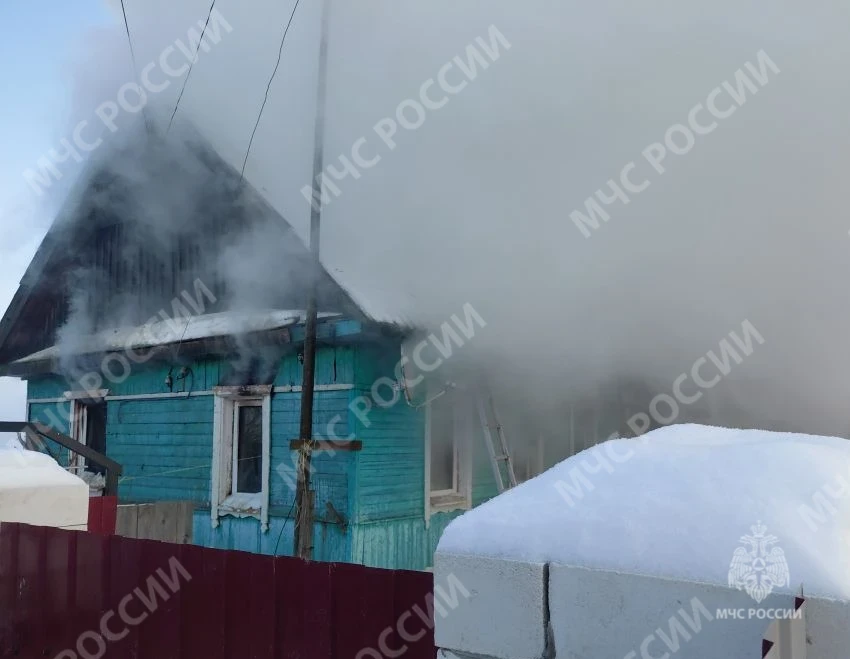 В Брянской области сгорели жилой дом и пристройка